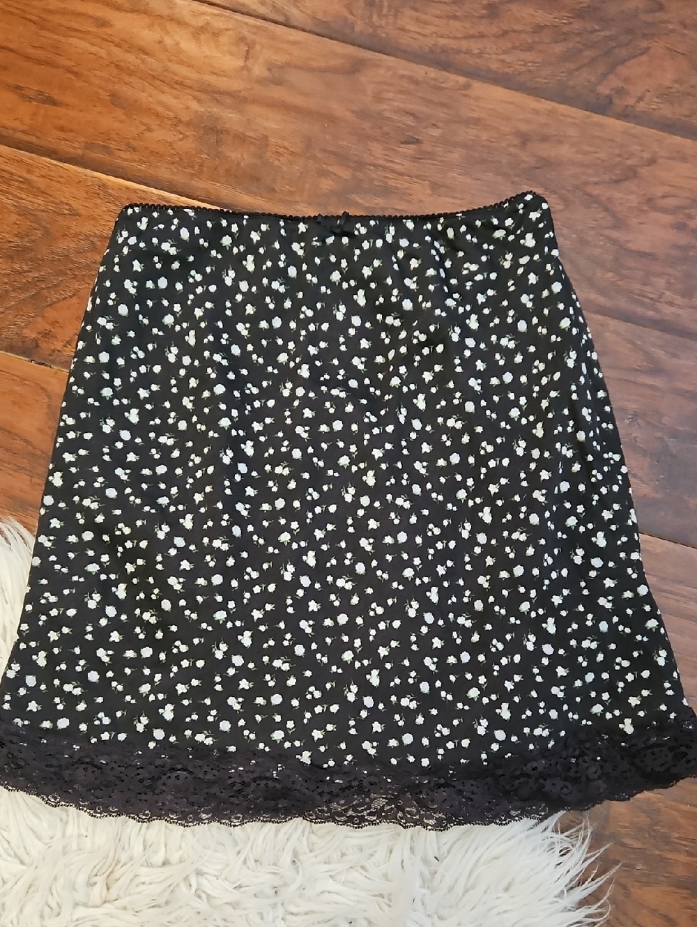 AE Black Floral Lace-Hem Mini Skirt